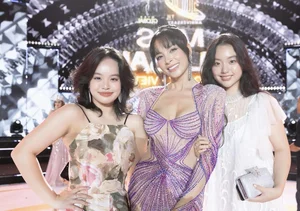 Former Model Thuy Hanh and Her Beautiful Daughters Suli and Suti - image 1