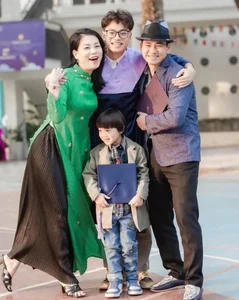 Who is Xuan Bac’s Wife? Meet Hong Nhung, the Hanoi Art Lecturer and Elegant Socialite - image 13
