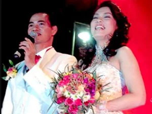 Who is Xuan Bac’s Wife? Meet Hong Nhung, the Hanoi Art Lecturer and Elegant Socialite - image 14