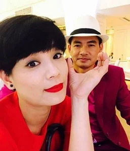 Who is Xuan Bac’s Wife? Meet Hong Nhung, the Hanoi Art Lecturer and Elegant Socialite - image 4