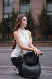 Huyen Lizzie Radiates Elegance in Traditional Ao Dai Street Style - image 6