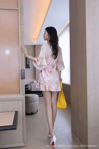 Elegant Pink Nightgown Fashion Trends: Tang An Qi in the XiuRen No.10970 Collection - image 2