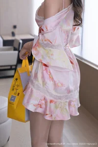 Elegant Pink Nightgown Fashion Trends: Tang An Qi in the XiuRen No.10970 Collection - image 24