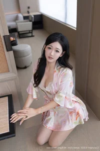Elegant Pink Nightgown Fashion Trends: Tang An Qi in the XiuRen No.10970 Collection - image 6