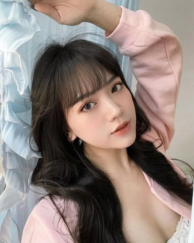 Bao Han Helia: Lam Dong’s Popular Influencer Shares Sweet Moments With Boyfriend During Recent Stream
