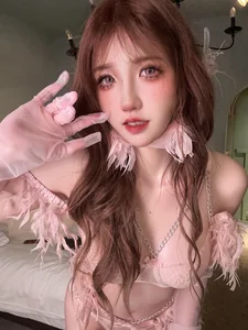 Ethereal Pink Aesthetic and Charisma of Coser kaOri - image 8