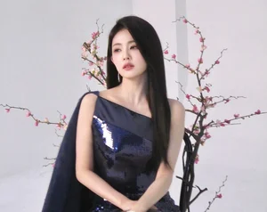 Stunning Bai Lu Visuals: The Chinese Drama Star Radiates Elegance and Glamour at Her Latest High-Profile Fashion Event Appearance - image 10