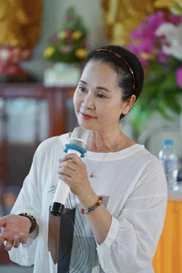 Inspiring U70 Grocery Owner Captivates Millions with Makeup Tutorials - image 0