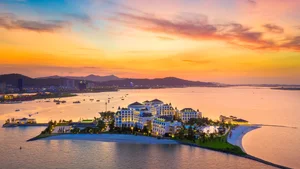 Record-Breaking Tourism Statistics: Analyzing the Massive 7-Day Holiday Travel Surge and Its Economic Impact - image 5
