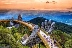 Record-Breaking Tourism Statistics: Analyzing the Massive 7-Day Holiday Travel Surge and Its Economic Impact - image 12