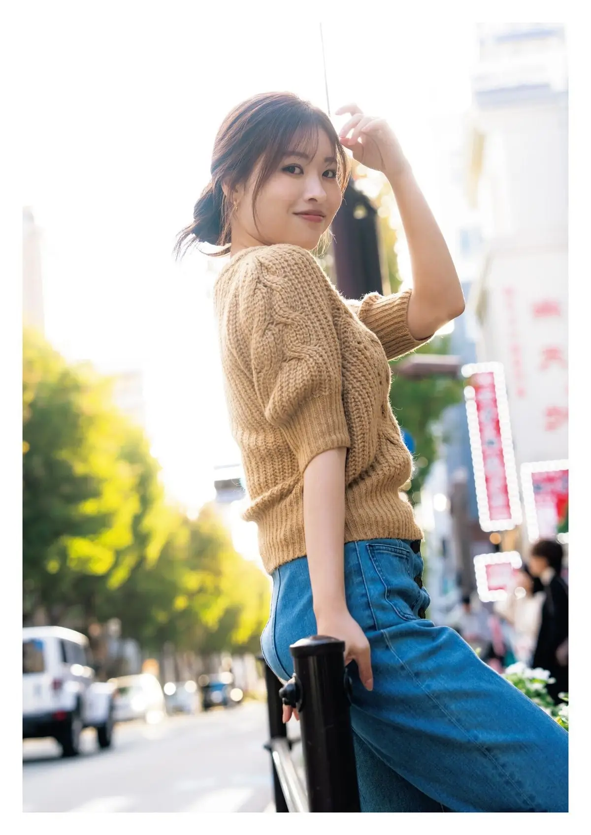 JP Chiyori Nakanishi's Radiant Charm in "Chiyori Biyori" 1st Photobook Part01: Captivating Urban Moments