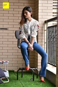 IESS 224: Guang Yan in Casual Jeans and Red Heels - image 24