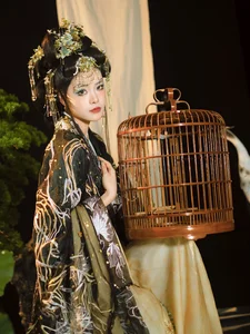 YiTuYu Art Language Vol.6699: Capturing the Playful Elegance of Xiao Xi Ya - image 2