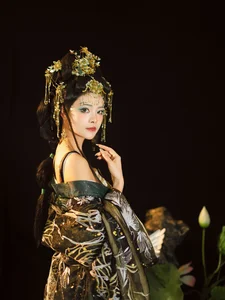 YiTuYu Art Language Vol.6699: Capturing the Playful Elegance of Xiao Xi Ya - image 7
