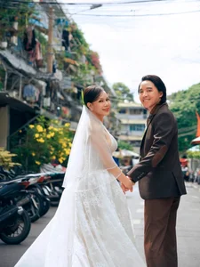 Việt Hương’s Viral Moment: A Strange Expression at Her 300 Billion VND Villa - image 0