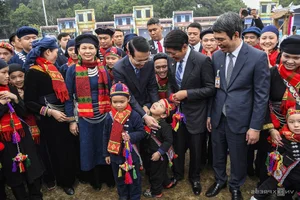 Philippine President Marcos Jr. Experiences Traditional Tet Culture at Thang Long Imperial Citadel - image 3