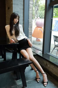 IESS Tuan Tuan Long-Legged OL: A Masterpiece of Chinese Model Fashion - image 4