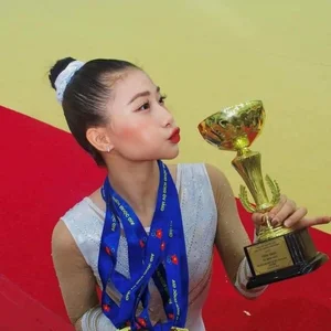 Pham Nhu Phuong Hides Personal Photos Amid Controversial Artwork Scandal - image 6
