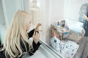 Rosé (BlackPink) Under Fire: Charity Trip with Crew Sparks Online Debate - image 0