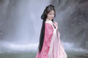 YiTuYu Vol8765 Yi Xiao Zhi Zhi Zhi Zhi Ethereal Pink Hanfu Beauty by the Waterfall - image 9