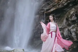 YiTuYu Vol8765 Yi Xiao Zhi Zhi Zhi Zhi Ethereal Pink Hanfu Beauty by the Waterfall - image 8