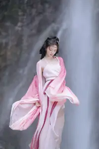 YiTuYu Vol8765 Yi Xiao Zhi Zhi Zhi Zhi Ethereal Pink Hanfu Beauty by the Waterfall - image 14