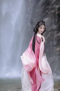 YiTuYu Vol8765 Yi Xiao Zhi Zhi Zhi Zhi Ethereal Pink Hanfu Beauty by the Waterfall - image 11