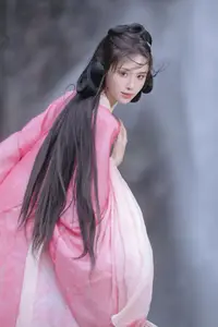 YiTuYu Vol8765 Yi Xiao Zhi Zhi Zhi Zhi Ethereal Pink Hanfu Beauty by the Waterfall - image 12