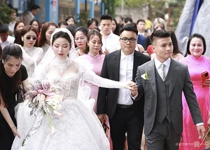 Coach Park Hang-seo Reunites with Quang Hai at Lavish Wedding: Highlights of the 1,200-Guest Ceremony and Star-Studded Guest List - image 2