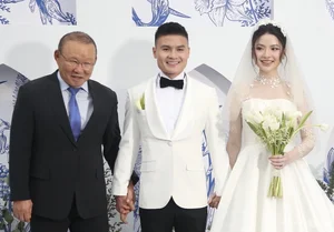Coach Park Hang-seo Reunites with Quang Hai at Lavish Wedding: Highlights of the 1,200-Guest Ceremony and Star-Studded Guest List - image 0