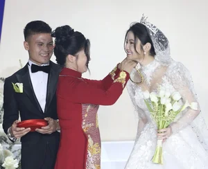 Coach Park Hang-seo Reunites with Quang Hai at Lavish Wedding: Highlights of the 1,200-Guest Ceremony and Star-Studded Guest List - image 7