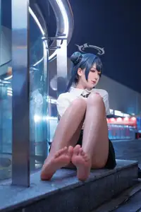 Coser Feng Jiang Jiang V as Hisaki JK: Captivating Youthful Charm in the City - image 12