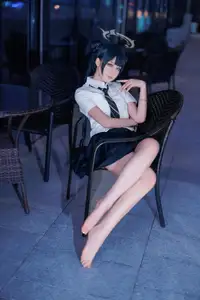 Coser Feng Jiang Jiang V as Hisaki JK: Captivating Youthful Charm in the City - image 4