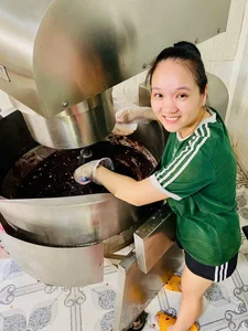 From Stable Government Job to a $160,000 Annual Revenue Bakery Success Story - image 0