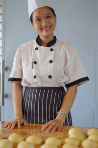From Stable Government Job to a $160,000 Annual Revenue Bakery Success Story - image 3