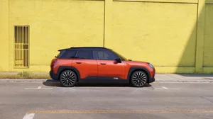 MINI Aceman Debuts in Vietnam: A Premium Electric Crossover for 2.4 Billion VND - image 1