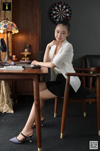 IESS Three Princess Baby Face Gallery: Artistic Leg Model and Hosiery Photography - image 13