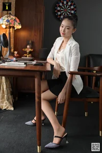 IESS Three Princess Baby Face Gallery: Artistic Leg Model and Hosiery Photography - image 19