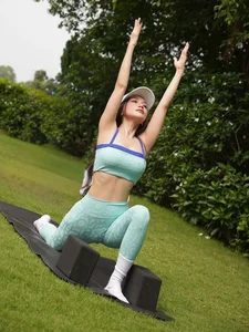 Si Thanh Defies Aging with Toned Physique and Inspiring Fitness Routine - image 6