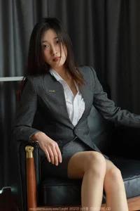 IESS No.1631 Xiao Jiu: Sophisticated Fashion and Aesthetic Portraiture Collection - image 1