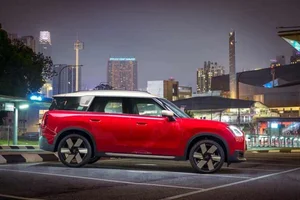 MINI Countryman S Fire Horse Edition: Luxury Performance Meets Iconic Style - image 1