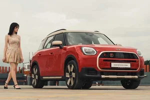 MINI Countryman S Fire Horse Edition: Luxury Performance Meets Iconic Style - image 0