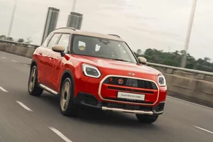 MINI Countryman S Fire Horse Edition: Luxury Performance Meets Iconic Style - image 8