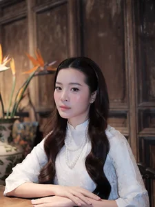 Karen Nguyen radiates timeless elegance in a pure white traditional Ao Dai - image 3