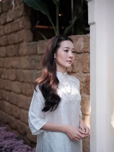 Karen Nguyen radiates timeless elegance in a pure white traditional Ao Dai - image 7