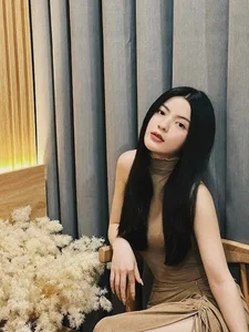 Chu Thanh Huyen, Wife of Quang Hai, Shares Stunning Bikini Photos Amid Pregnancy Rumors - image 3