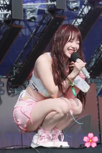 Kim Ji Won AI Art Lookbook: Exploring the Viral Bikini Gallery Trend - image 0