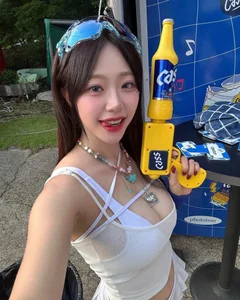 Kim Ji Won AI Art Lookbook: Exploring the Viral Bikini Gallery Trend - image 5