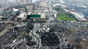 The Dark Side of Wealth: Aluminum Recycling Pollution in Bac Ninh’s Billionaire Village - image 0