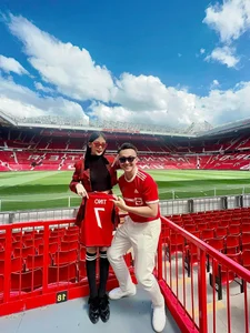 Le Au Ngan Anh Shows Off Slim Figure at 6 Months Pregnant - image 5